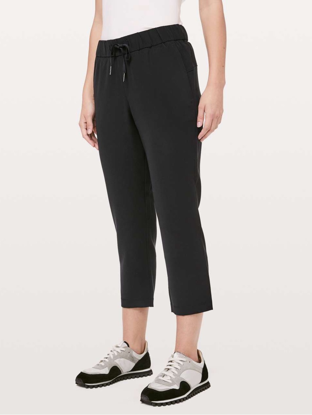 Lululemon On The Fly Crop *Woven 23" Black Size 6